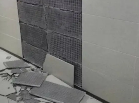 江陵瓷砖空鼓维修公司分享下江陵墙砖松动维修的知识